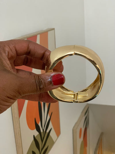 CHUNKY BANGLE