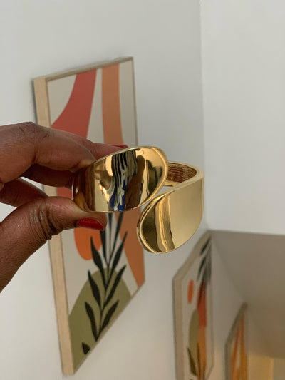 CHUNKY BANGLE